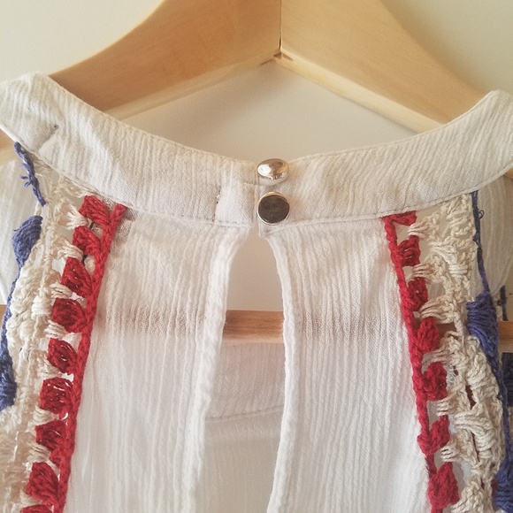 Derek Heart Crochet sleeveless halter top Medium - Picture 5 of 6